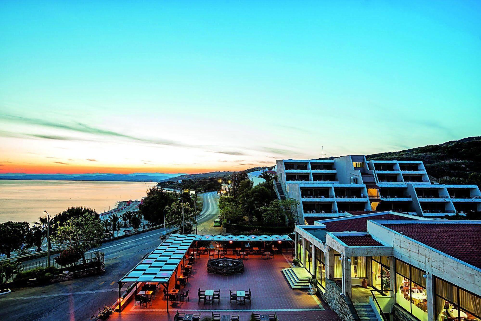 Xenios Theoxenia Hotel Ouranoupoli Extérieur photo